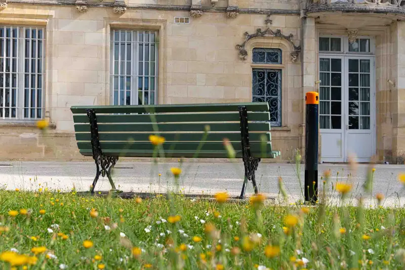 Cendriers extérieurs design visible et ergonomique Keenat,, sensibilisation, collecte, recyclage et valorisation des déchets