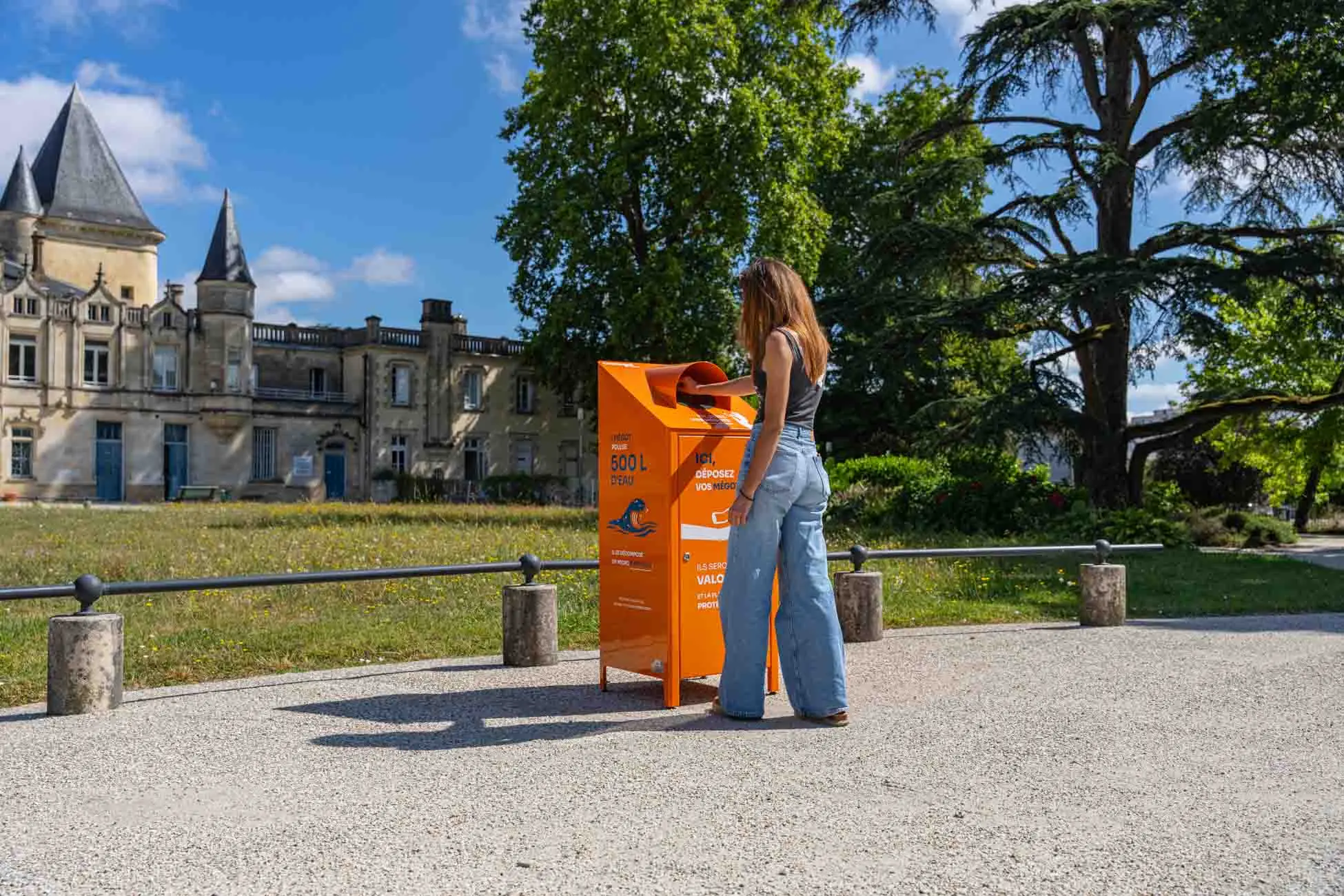 Point d'apport volontaire (PAV) pour lutter contre le jet de mégot au sol