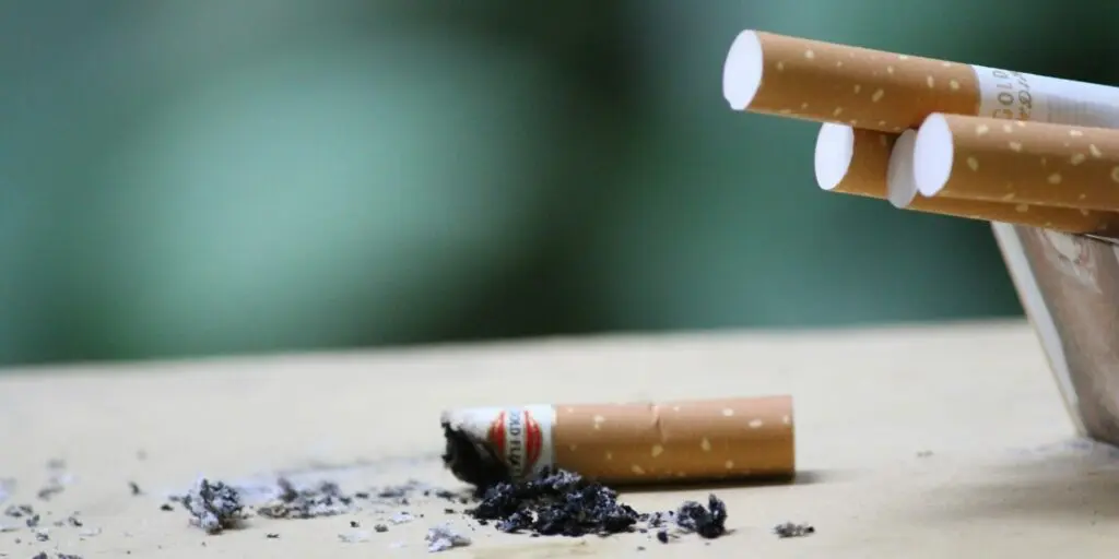 La pollution des filtres des mégots de cigarette.