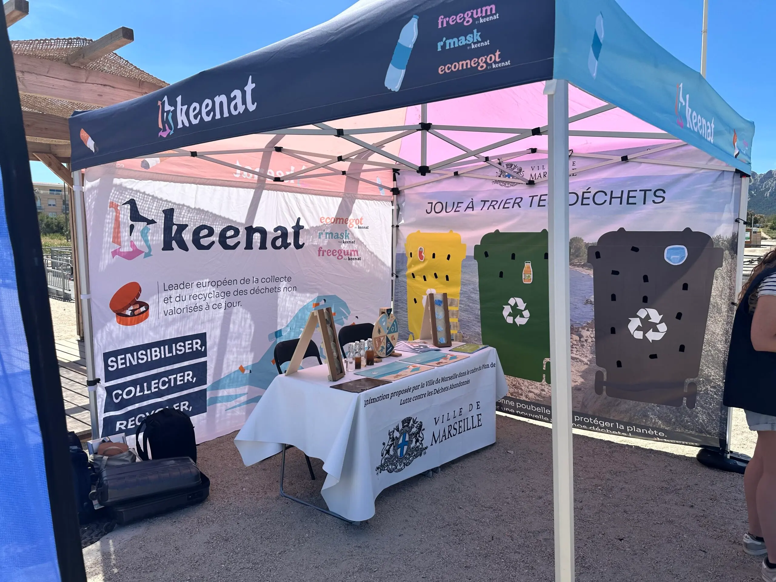 Stand de sensibilisation à pollution plastique des mégots et des EPI.